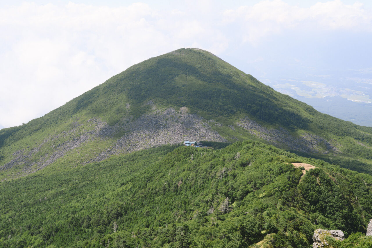 ギボシ方面から見下ろす編笠山