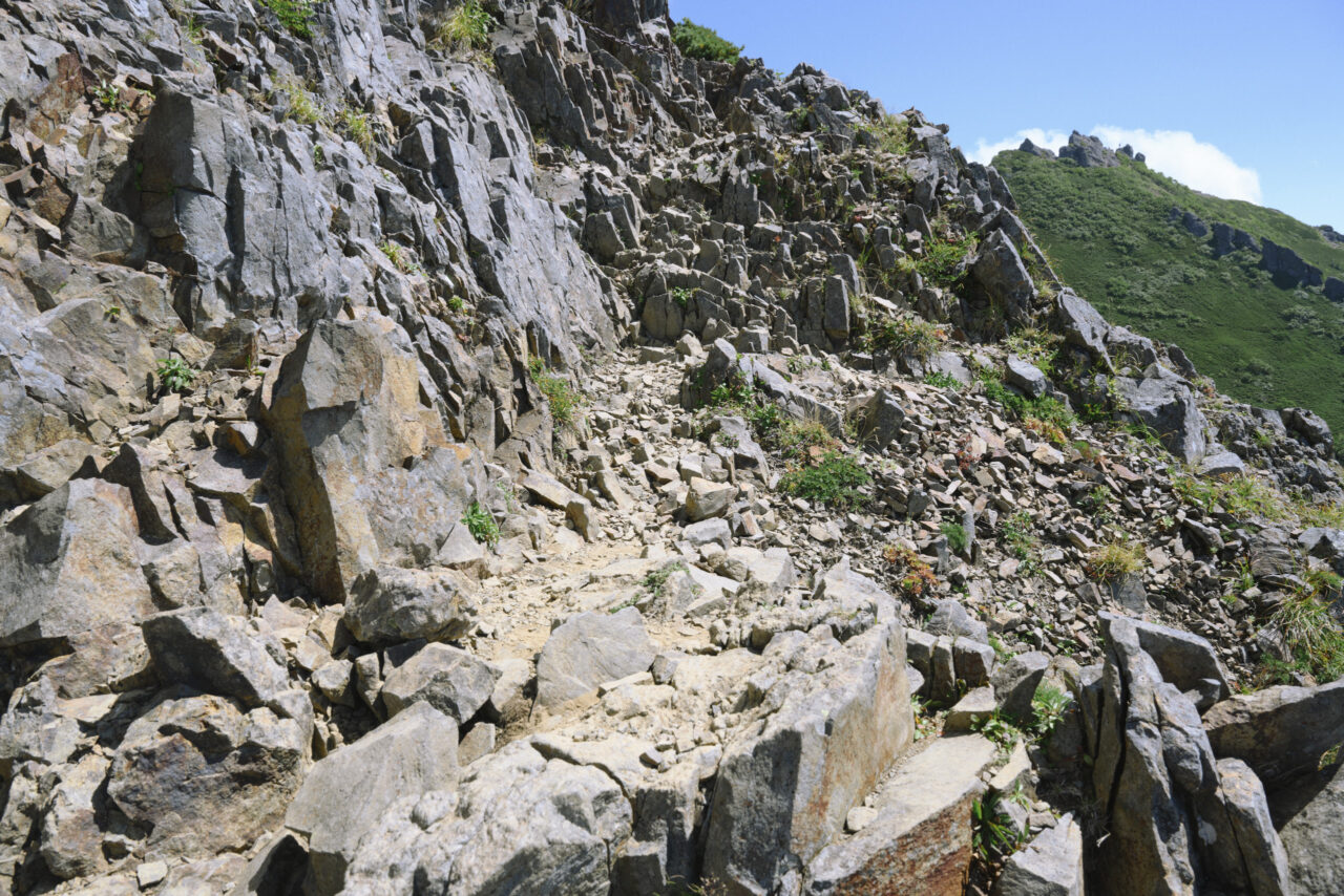 ギボシ中腹の登山道
