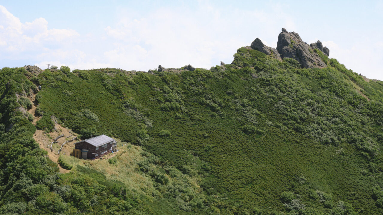 権現小屋と権現岳