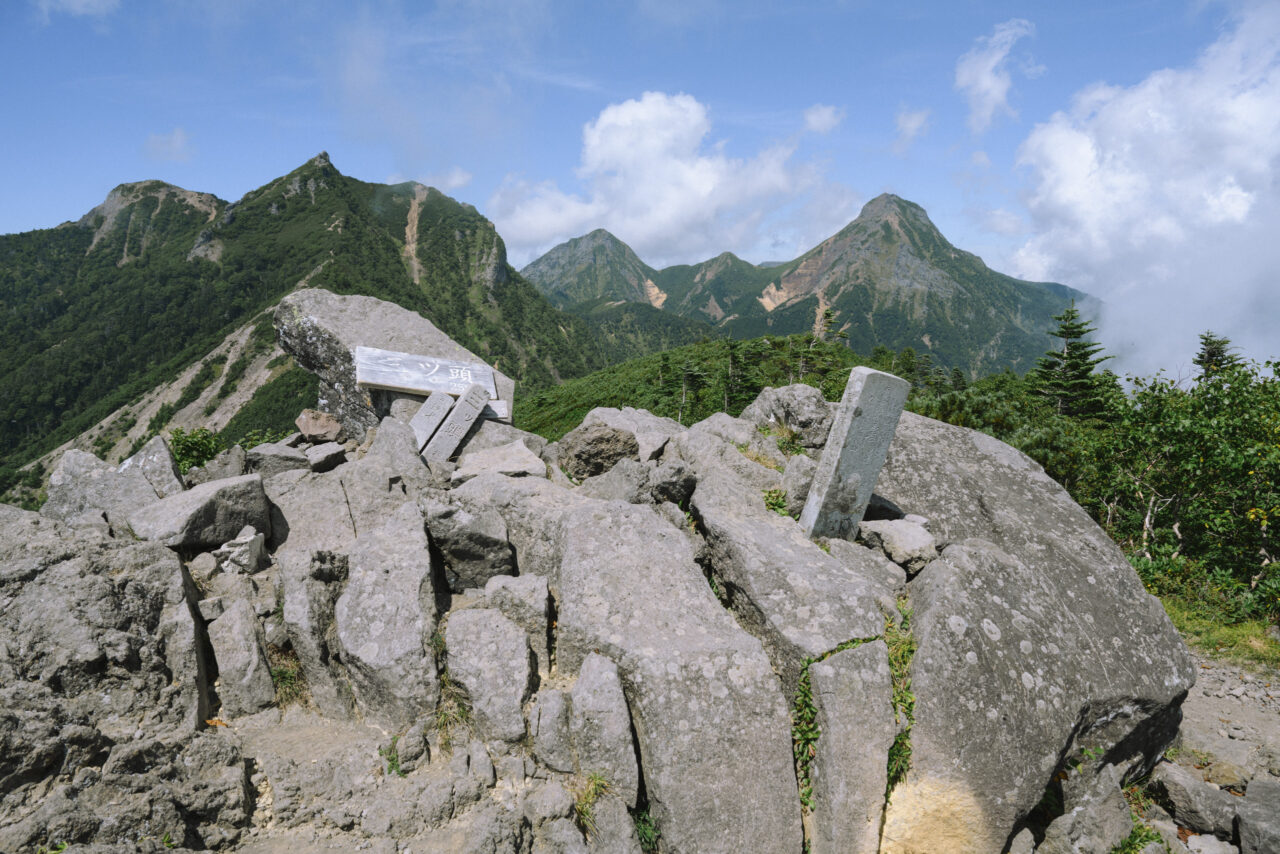 三ツ頭山頂