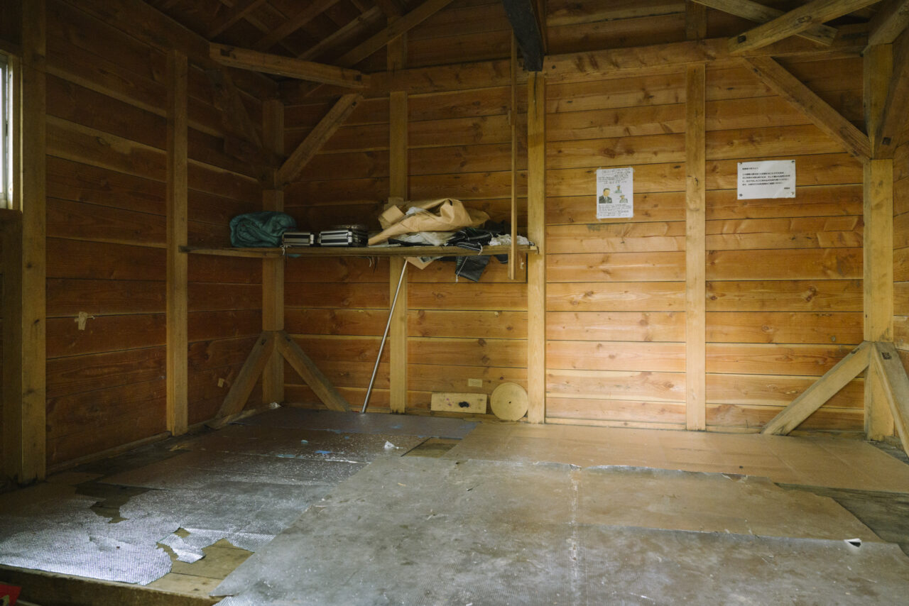 大樽小屋内部