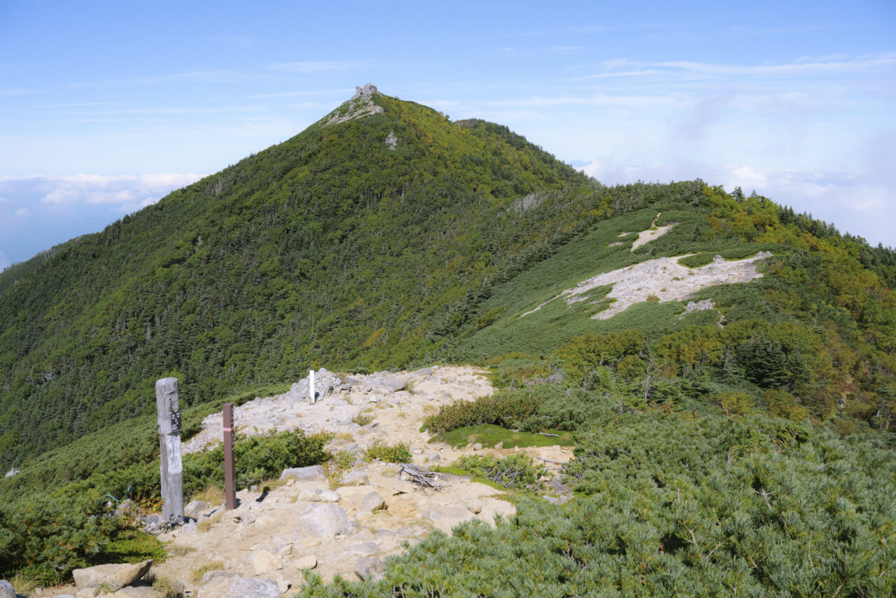 分水嶺から見る茶臼岳