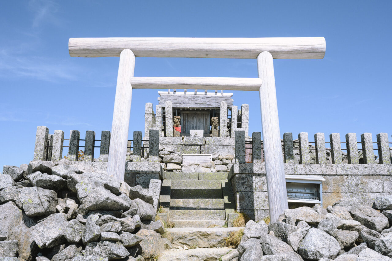 木曽駒ヶ岳山頂神社