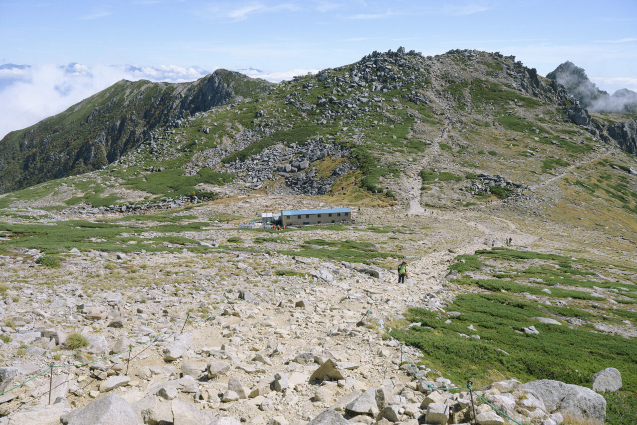 木曽駒ヶ岳山頂部の稜線