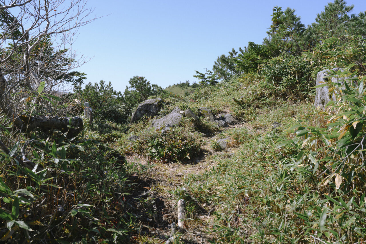 三ツ岩岳山頂